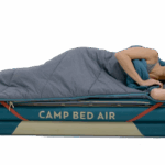 Airbed met slaapverhoger voor tentverhuur vooraanzicht luxe