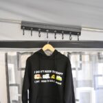 Tentkapstok overzicht naast luxe tent